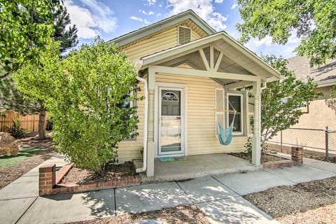 Colorado Springs Bungalow - Walk to Downtown! Cottage in Colorado Springs