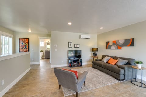 Modern Apt - 7 Mi to St. Anthony Sand Dunes! Apartment in Saint Anthony