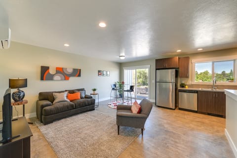 Modern Apt - 7 Mi to St. Anthony Sand Dunes! Apartment in Saint Anthony