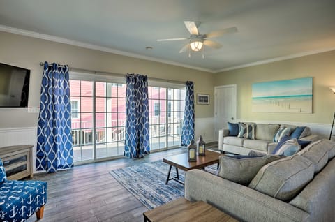 Spacious Murrells Inlet Hub w/ Pool, Walk to Shore House in Garden City