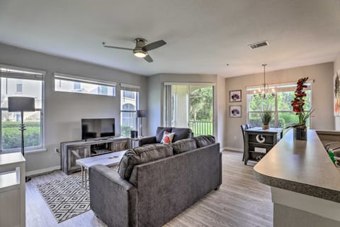 Lake-View Condo w/ Pool Access: 6 Mi to Disney! Apartment in Four Corners