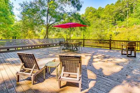 Serene Riverfront Escape in Ellijay, Georgia! House in Georgia