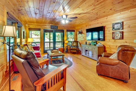 Serene Riverfront Escape in Ellijay, Georgia! House in Georgia