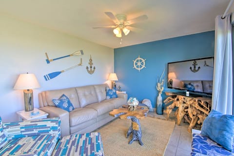Sunny Oceanfront Condo on South Padre Island Beach Apartment in South Padre Island