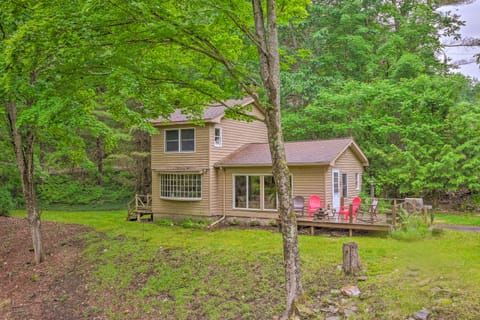 Berkshire Riverfront Ski Cabin: Close to Hiking! House in New Marlborough