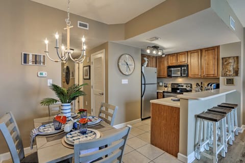 Resort Pool, Gym & Hot Tub: Beachfront PCB Condo! Apartment in Lower Grand Lagoon