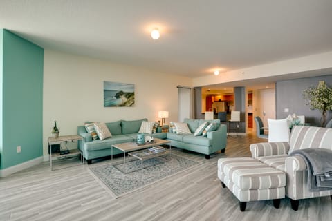 Luxurious Daytona Beach Condo w/ Resort Amenities! Apartment in Holly Hill