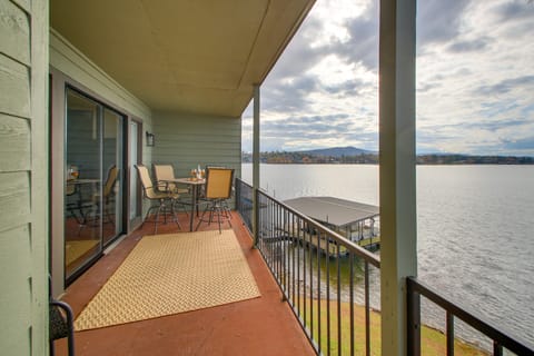 Sunset-View Resort Condo on Lake Hamilton! Apartment in Lake Hamilton