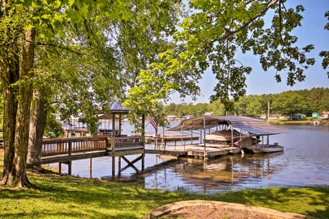 Camden Home on Lake Wateree w/ Boat Dock! House in Lake Wateree