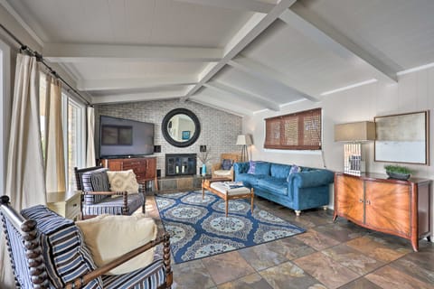 Hot Tub & Dock: Lakefront Home in Hot Springs House in Rockwell