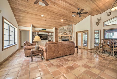 Welaka House w/ Private Dock on St Johns River House in Welaka