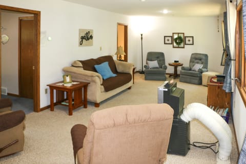 Fishermen's Paradise w/ Fire Pit on Rice Lake! House in Rice Lake