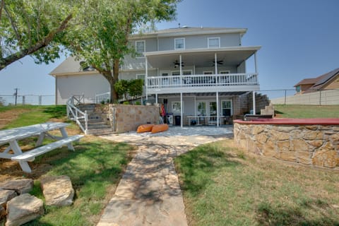 Game Room & Dock: Waterfront Granbury Lake Retreat House in Granbury
