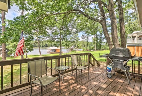Waterfront Lake Sinclair Home w/ Boat Dock! House in Lake Sinclair