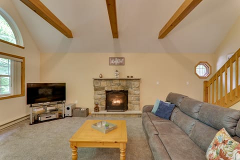 Deck & Resort Amenities: Arrowhead Lake Home! House in Coolbaugh Township