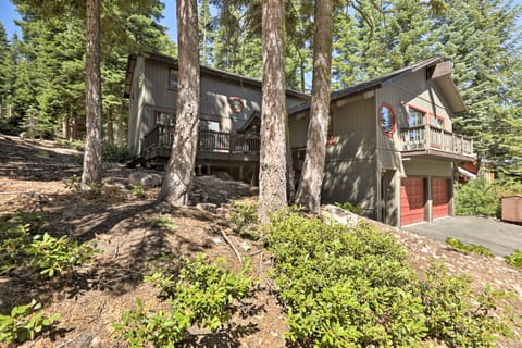 North Lake Tahoe Cabin: 4 Mi to the Beach! House in Tahoe Vista
