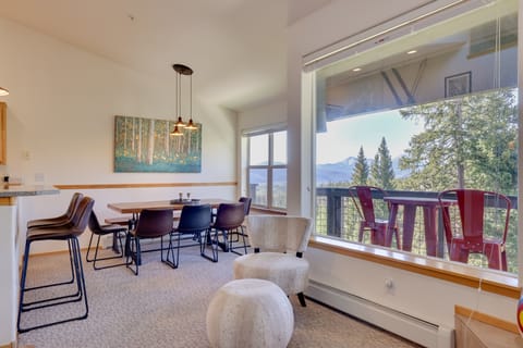 10 Mi to Keystone Slopes: Mtn-View Condo! Apartment in Wildernest