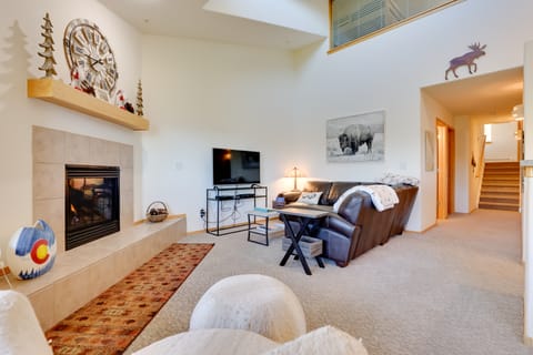 10 Mi to Keystone Slopes: Mtn-View Condo! Apartment in Wildernest