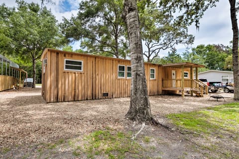 Cabin w/ Fire Pit, Walk to Steinhatchee River! House in Florida