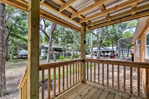 Cabin w/ Fire Pit, Walk to Steinhatchee River! House in Florida