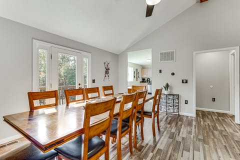 Home < 2 Mi to Mtn Greens Golf, Massanutten Ski! House in Massanutten