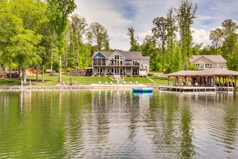 Waterfront Lake Anna Home w/ Dock, Beach & Kayaks! House in Lake Anna