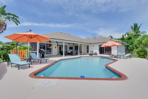 3 Mi to Dtwn Bradenton: Family Home w/ Pool! House in Bradenton