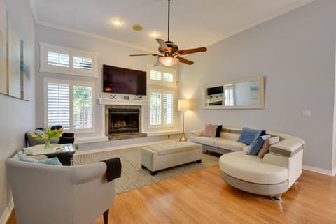 3 Mi to Dtwn Bradenton: Family Home w/ Pool! House in Bradenton