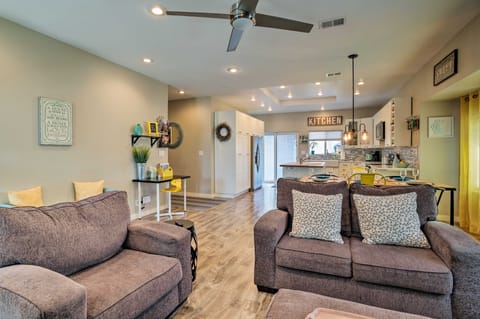 7 Mi to Dtwn Denver: Arvada Home w/ Patio House in Denver