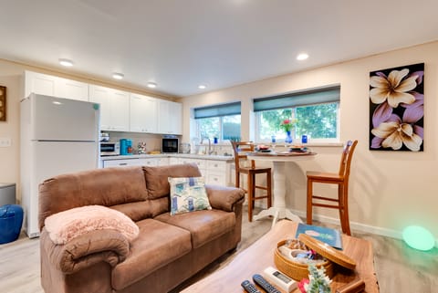 2 Mi to St Edward State Park: Ground-Level Studio House in Kenmore