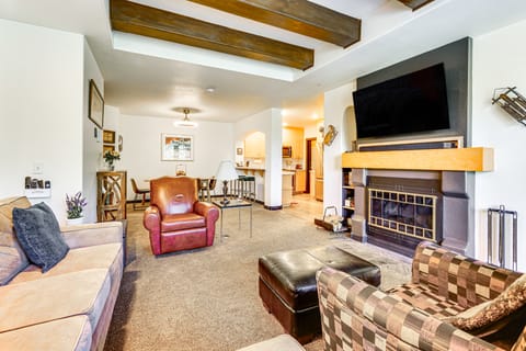 Ski-In/Ski-Out Solitude Condo w/ Rooftop Hot Tub! Apartment in Wasatch County
