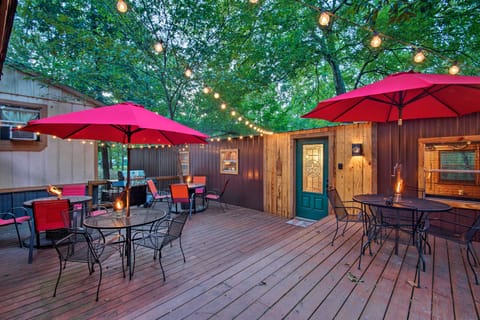 Hot Tub + Fire Pit: Hochatown Family Home House in Oklahoma