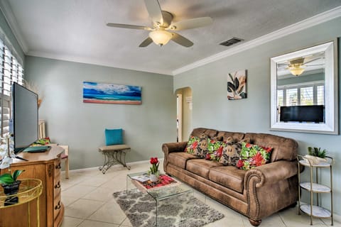 Bayside Pad w/ Pool Access & Dock: 1/2 Mi to Beach House in Indian Rocks Beach