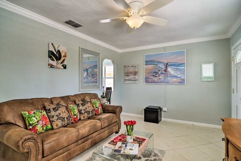 Bayside Pad w/ Pool Access & Dock: 1/2 Mi to Beach House in Indian Rocks Beach