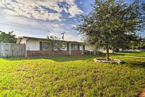 Snowbird Sanctuary w/ Covered Patio in Bradenton House in Bradenton