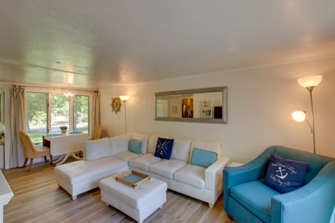 Updated Home w/ Deck: 2 Mi to Sister Bay Beach! Cottage in Door County