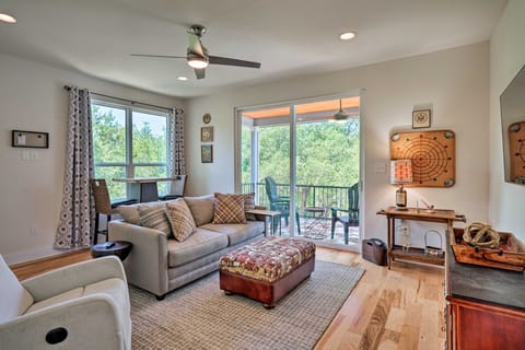 Walk to Lake Austin: Spacious Getaway w/ Patio House in Lake Austin