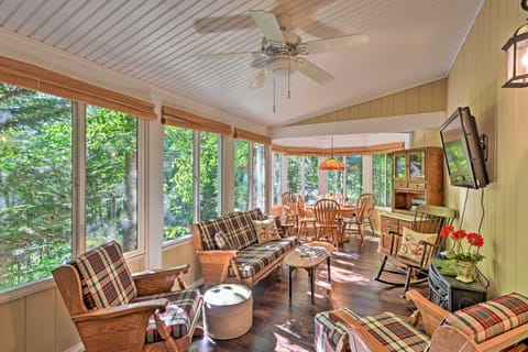 Nottely Lake Home w/ Hot Tub, Dock, Kayaks & Games Cottage in Union County