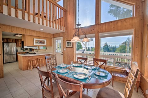 Hood Canal Home w/ Views - Bordering Olympic NP! House in Brinnon