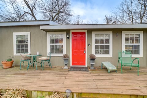 Historic Cabin w/ Yard: 1 Mi to Lake Spavinaw! House in Ozark Mountains