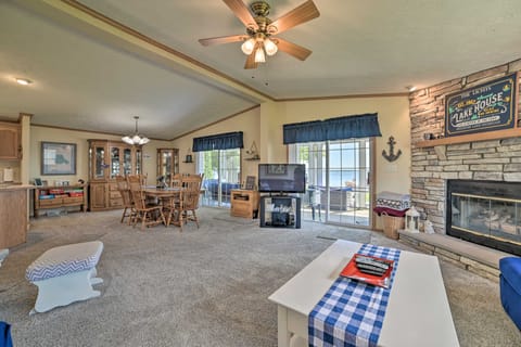 Houghton Lake Family Getaway w/ Fire Pit! House in Michigan