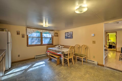 Catskill Mtn Home w/ Deck ~ 1 Miles to Zoom Flume! House in Capital District, NY, USA