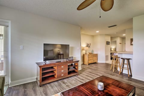 Balcony & Pool: Gulfview Tierra Verde Escape! Apartment in Tierra Verde