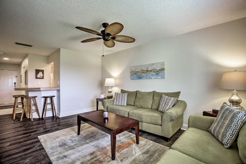 Balcony & Pool: Gulfview Tierra Verde Escape! Apartment in Tierra Verde