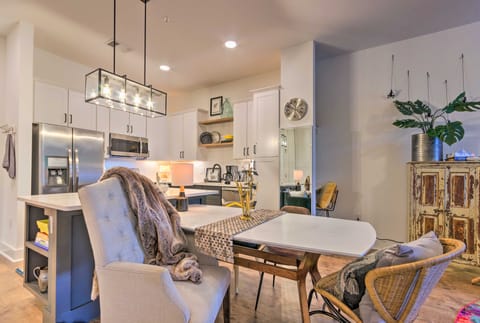 Walkable Downtown Asheville Condo w/ Balcony Apartment in Asheville