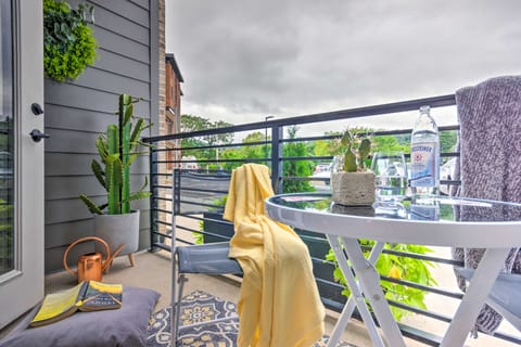 Walkable Downtown Asheville Condo w/ Balcony Apartment in Asheville