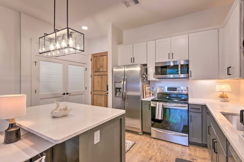 Walkable Downtown Asheville Condo w/ Balcony Apartment in Asheville