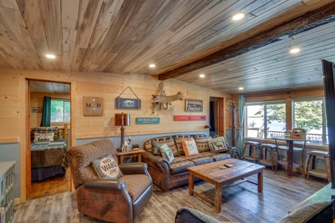 Pequot Lakes Cabin w/ Dock on Loon Lake! House in Minnesota