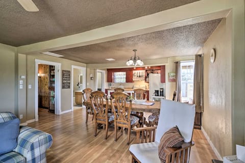 ‘Cobblestone Cottage' - 10 Mi to Pomme de Terre! House in Ozark Mountains