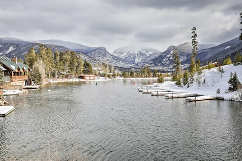 Direct Beach Access: Grand Lake Cabin w/ Deck! House in Grand Lake